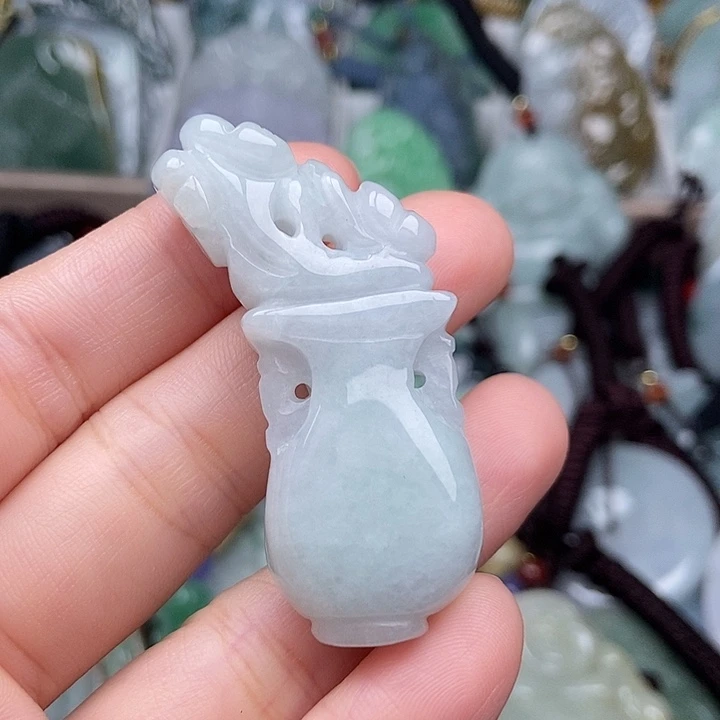 翡翠未镶嵌颈饰翡翠3