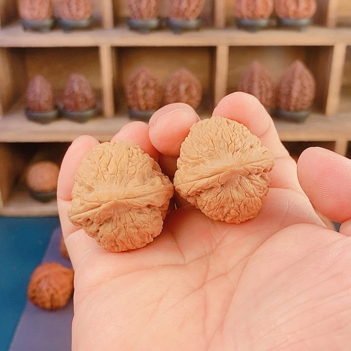 文玩核桃吊坠045滚石