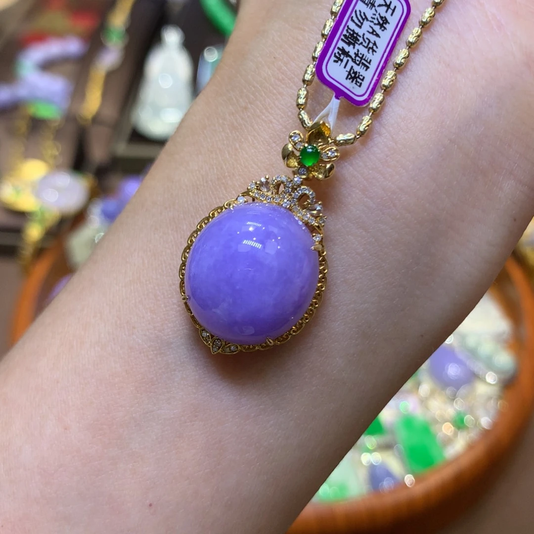 翡翠18K金镶嵌颈饰