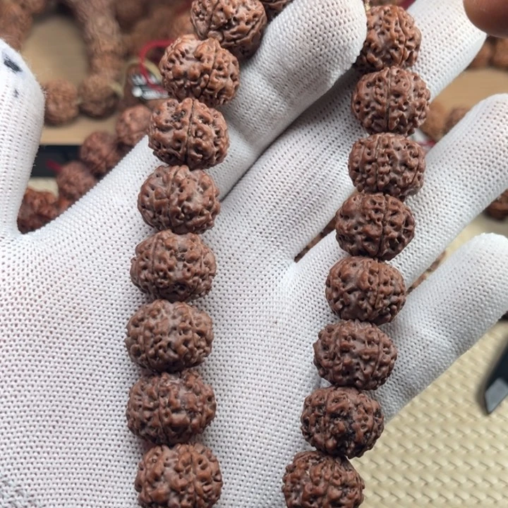 金刚菩提手串古龙油皮铁籽梅花