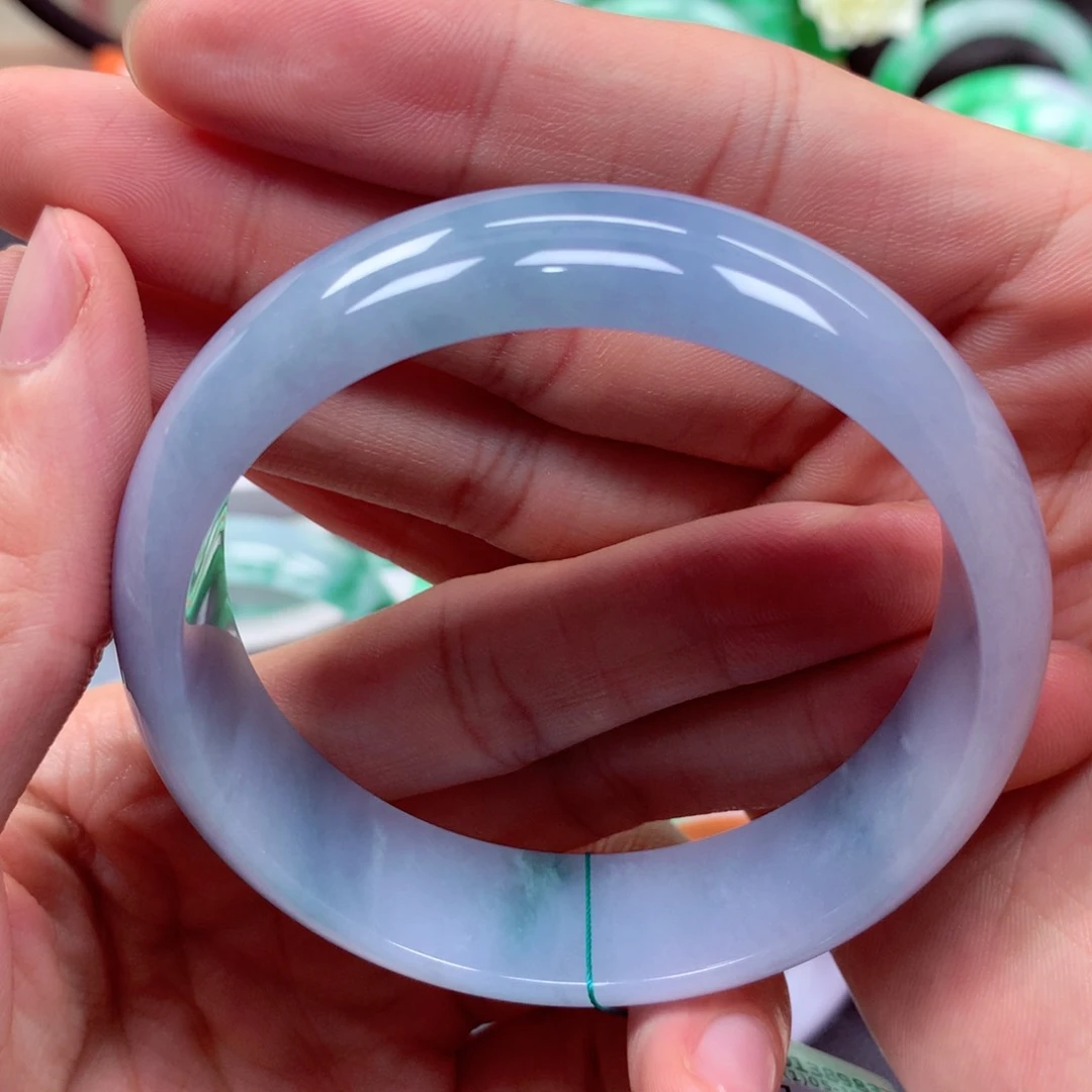 翡翠手镯未镶嵌翡翠手镯