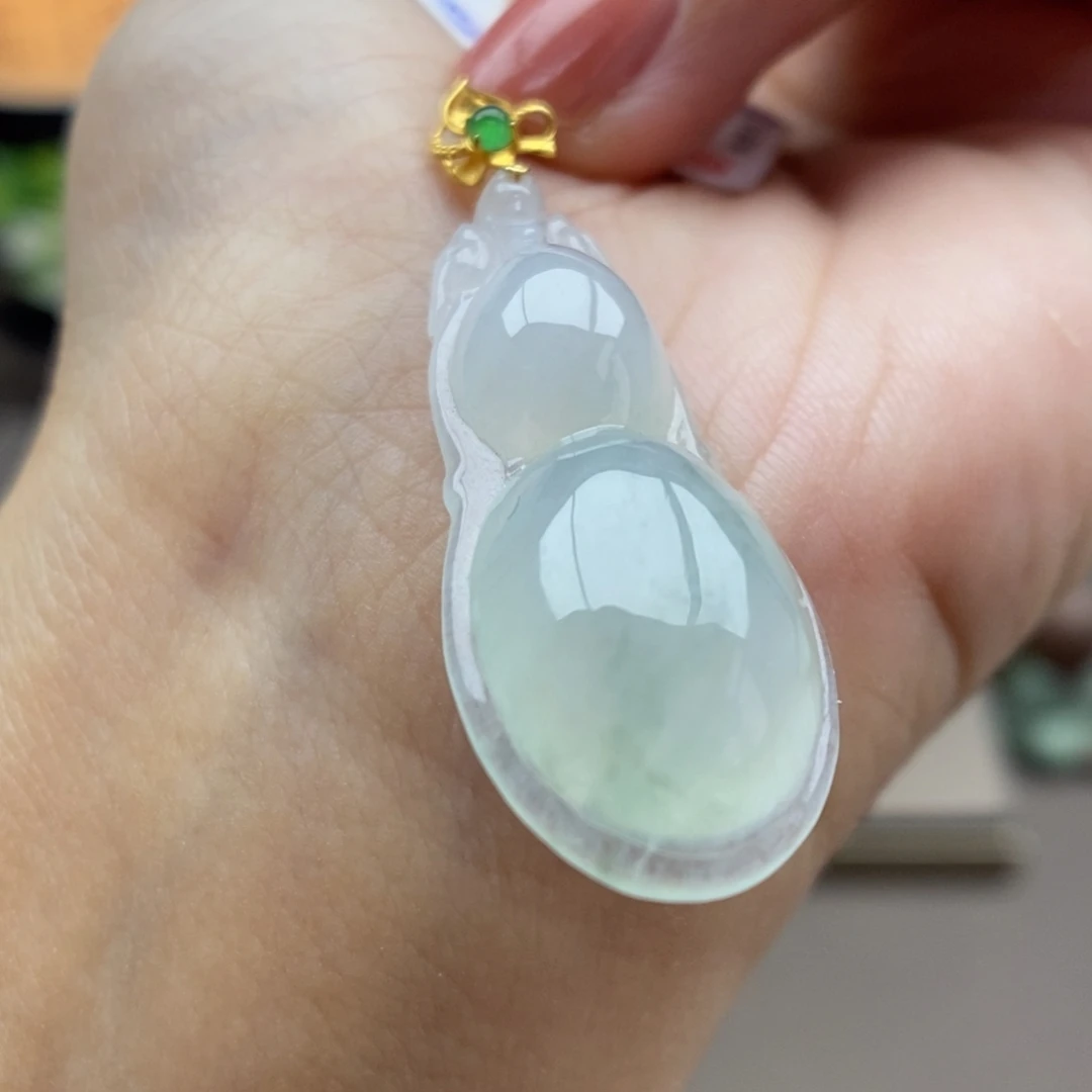 翡翠18K金镶嵌颈饰吊坠66