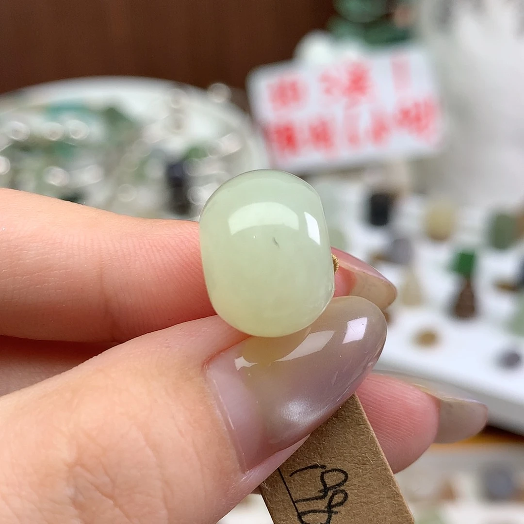 吊坠(不含链)未镶嵌和田玉抛光