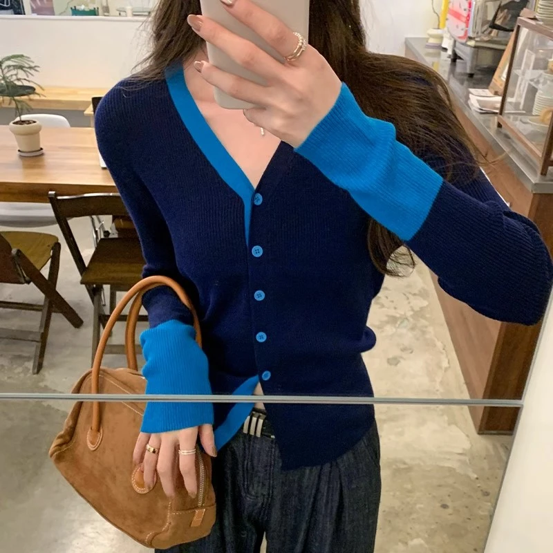 法式V领撞色针织开衫2025秋季修身单排扣上衣女时髦洋气毛衣外搭