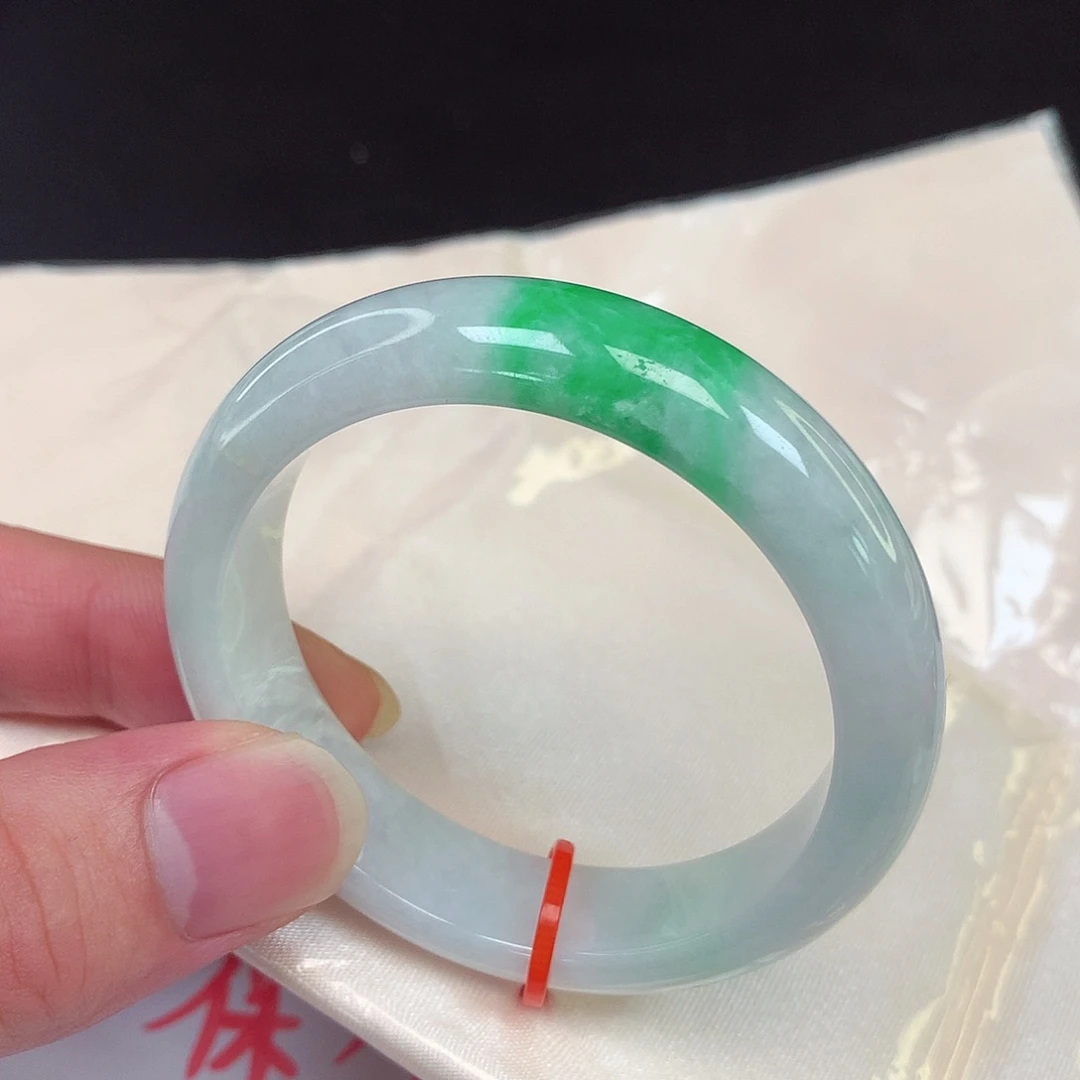 兜****翡翠手镯未镶嵌042