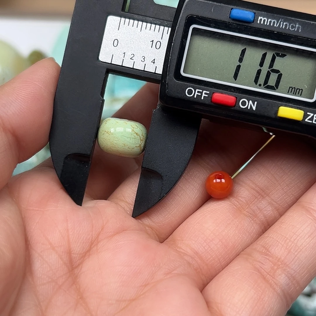 南红玛瑙未镶嵌珠宝奇石