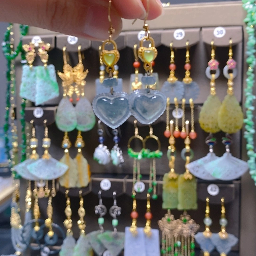 未镶嵌翡翠耳饰翡翠