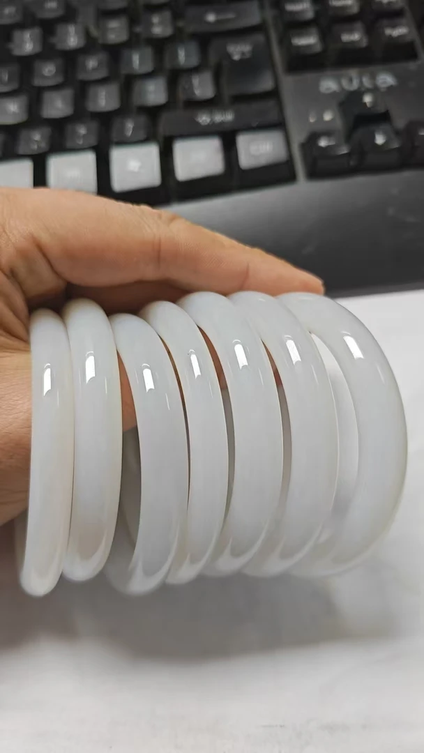 和田玉手镯多样性发其一C-362