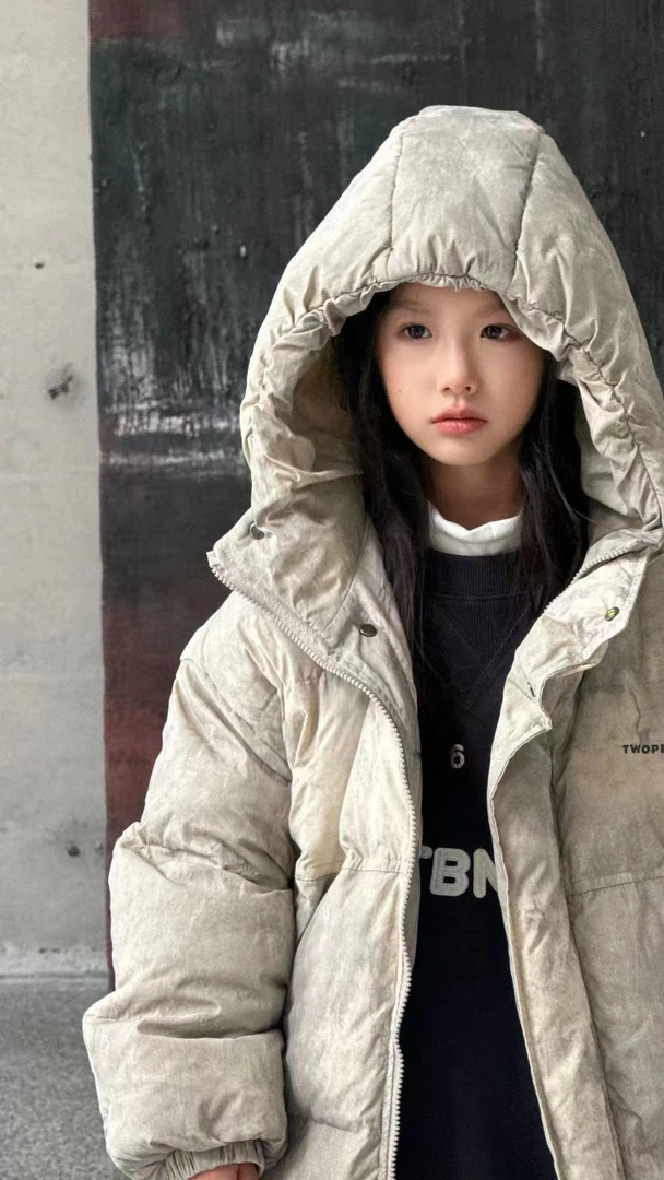 白鸭绒2024新款扎染色男童女童工装三防羽绒服加厚宽松韩版