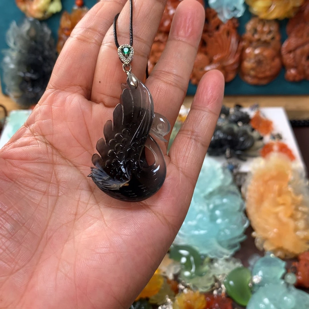 蛇纹石玉挂坠未镶嵌