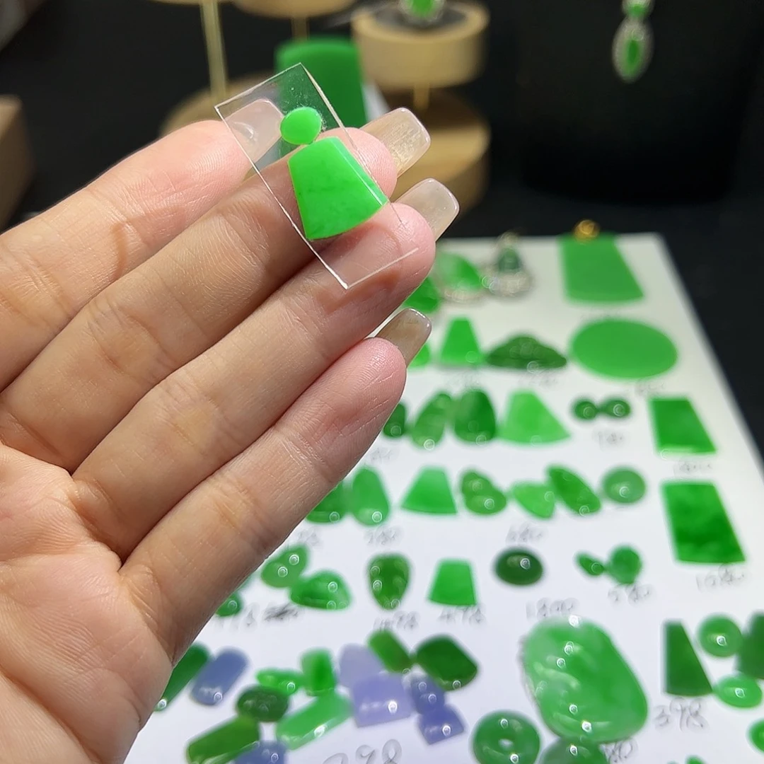 翡翠裸石天然缅料A货翡翠