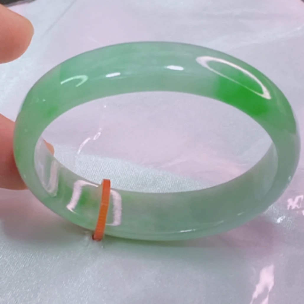 缅甸天然A货翡翠手镯冰润阳绿贵妃镯50.7圈口