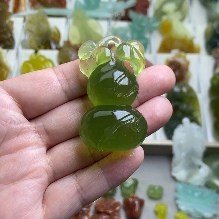 未镶嵌蛇纹石玉挂件