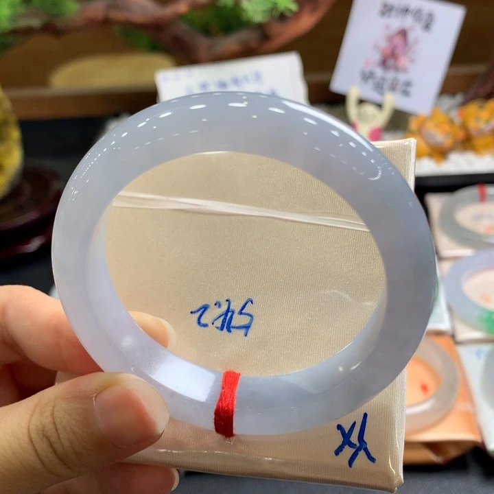 C***y翡翠手镯未镶嵌定金1000