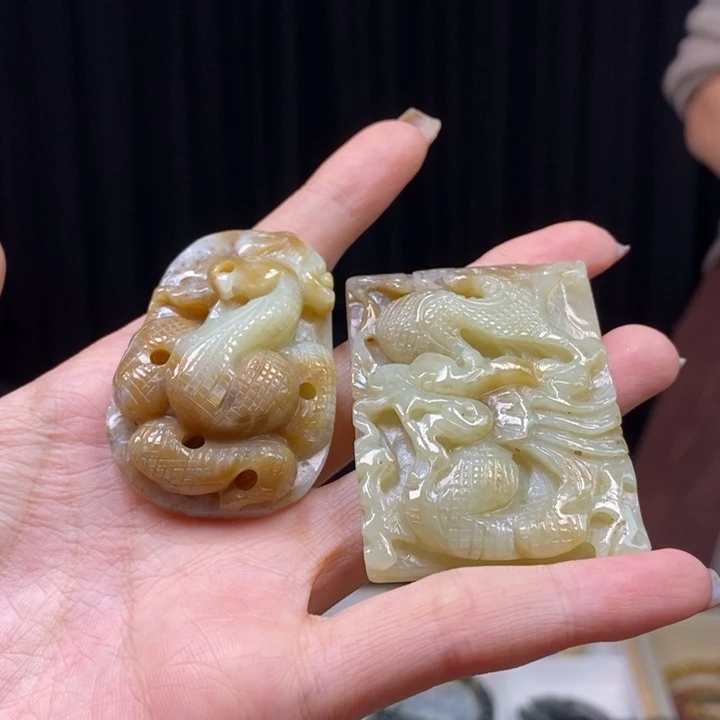 岫岩河磨玉（透闪石质玉）颈饰未镶嵌