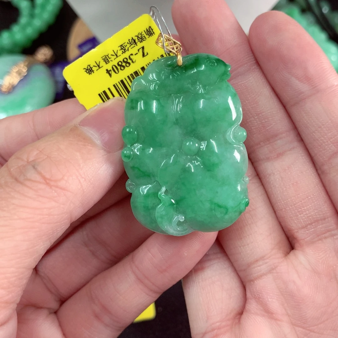 颈饰18K金镶嵌翡翠