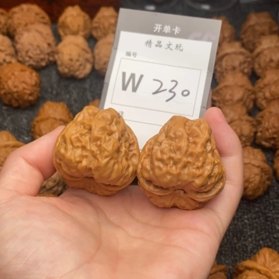 吊坠桃核我是第一百38
