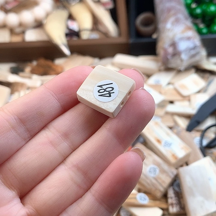 泥塑不打孔联系客服