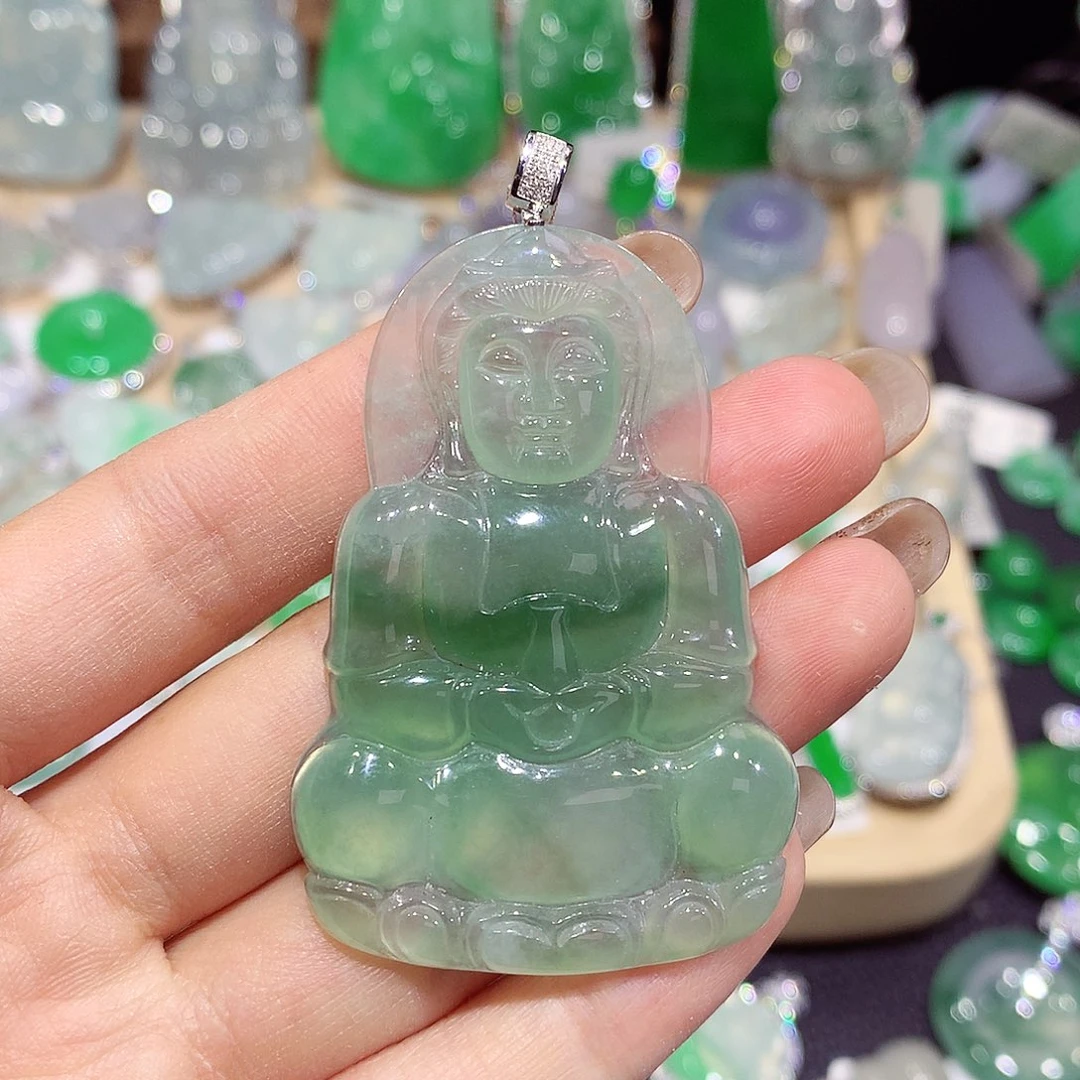 翡翠18K金镶嵌颈饰观音