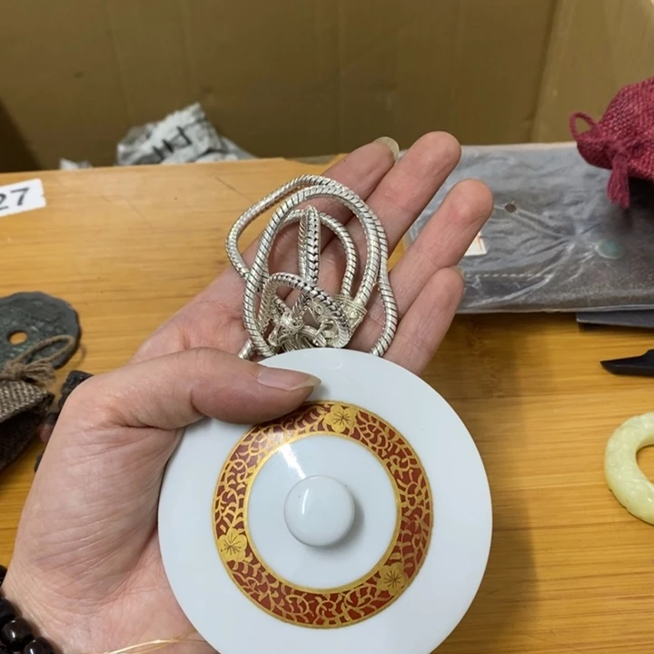 瓷片哈中古工艺品一件