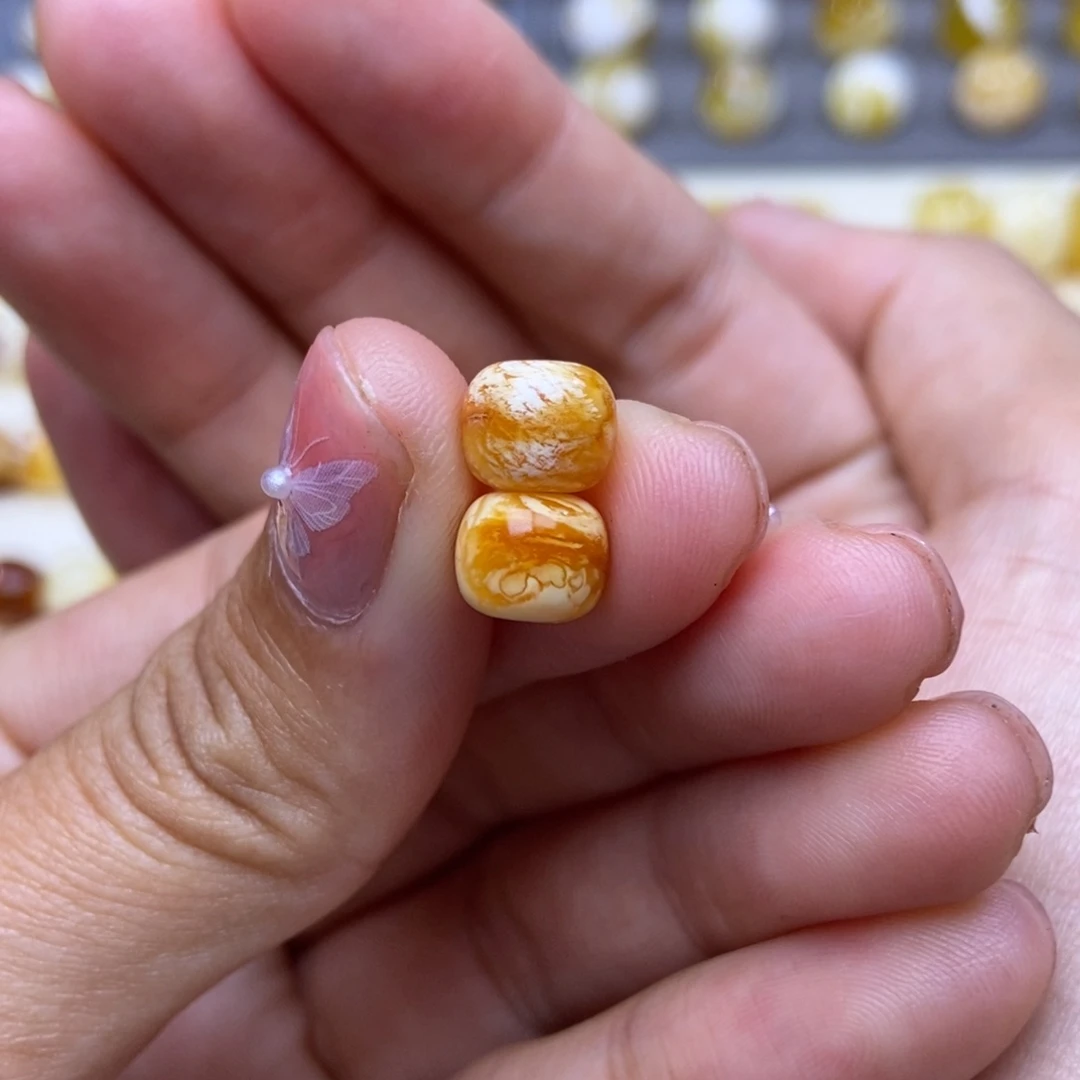 琥珀珠宝奇石未镶嵌?*