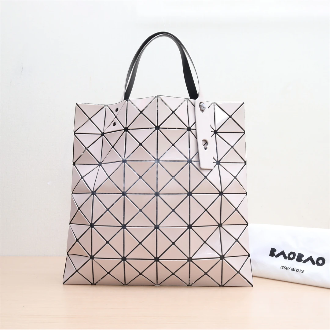 95新 Issey Miyake/三宅一生 单肩包 六格*六格 P234758785