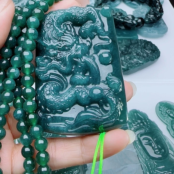 翡翠未镶嵌颈饰多样性发货天然的A货翡翠