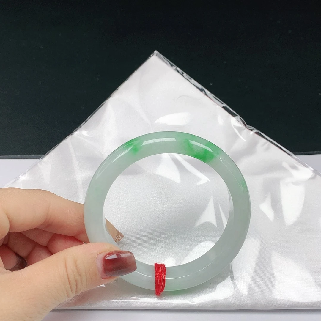 翡翠手镯未镶嵌翡翠099