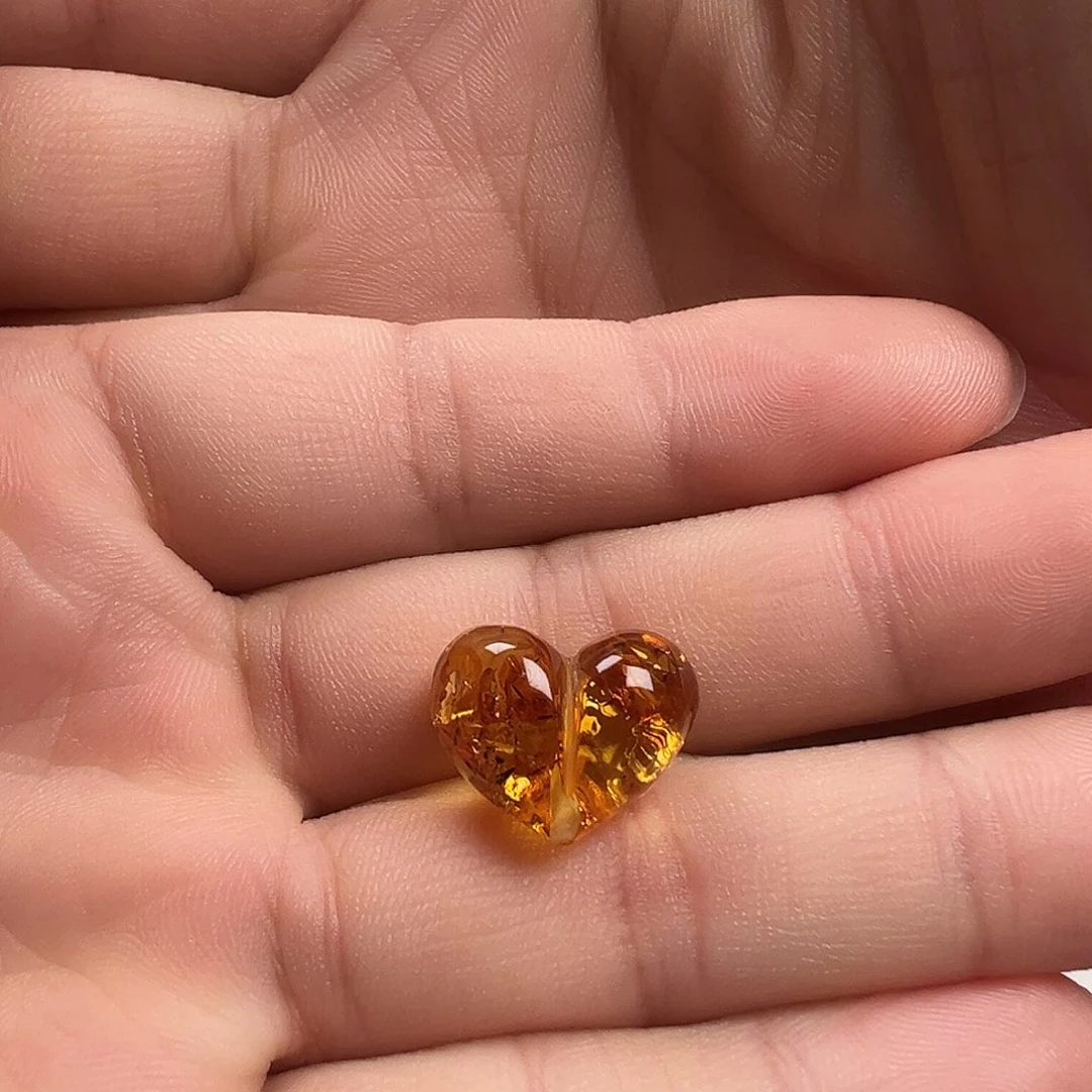 琥珀（花珀）颈饰未镶嵌花珀屁桃（打孔不退换）