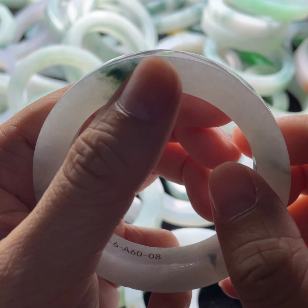 四***妹定制翡翠A货未镶嵌