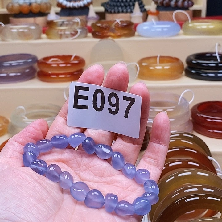 玛瑙/玉髓手串未镶嵌多****者