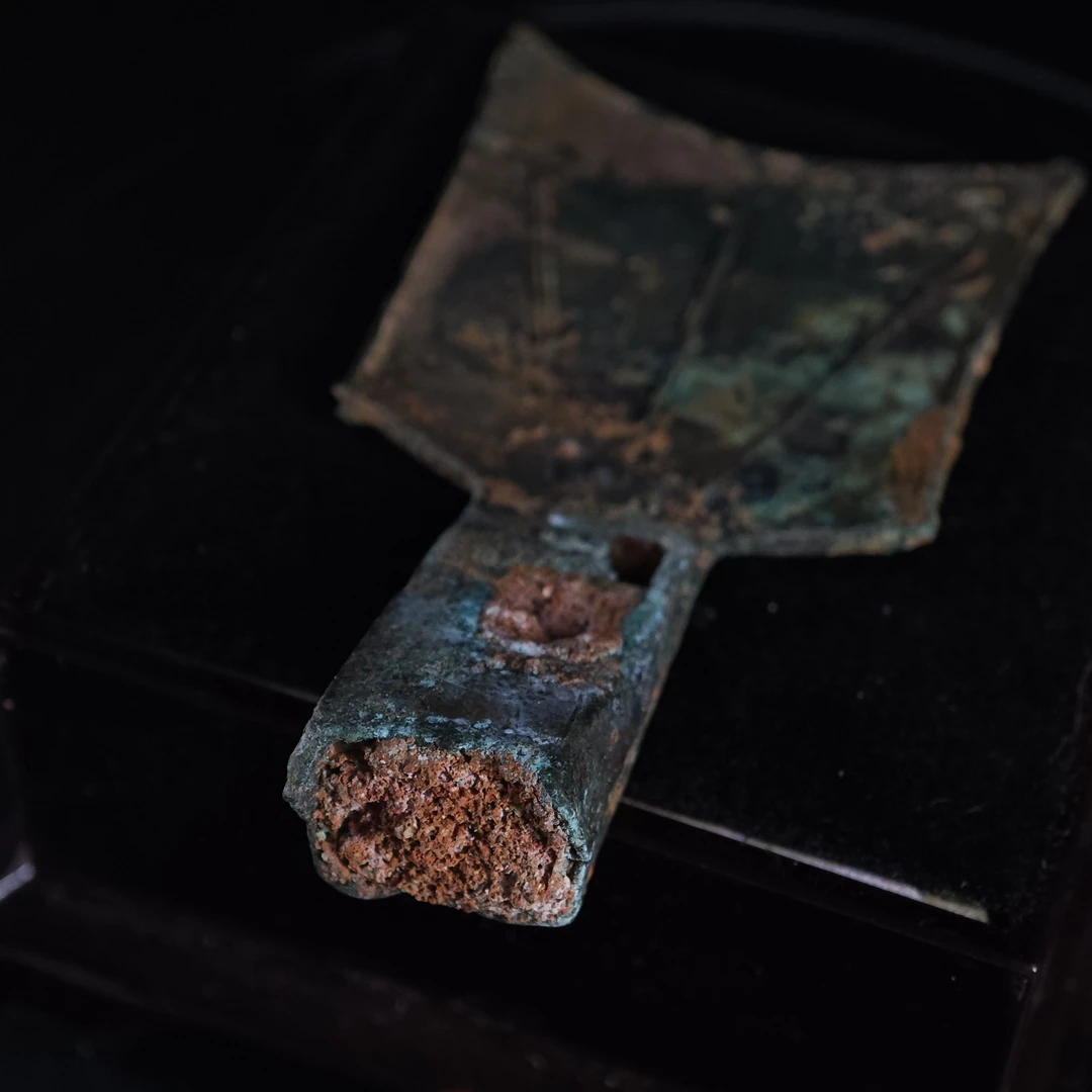 100号（汉）铜铲孤品