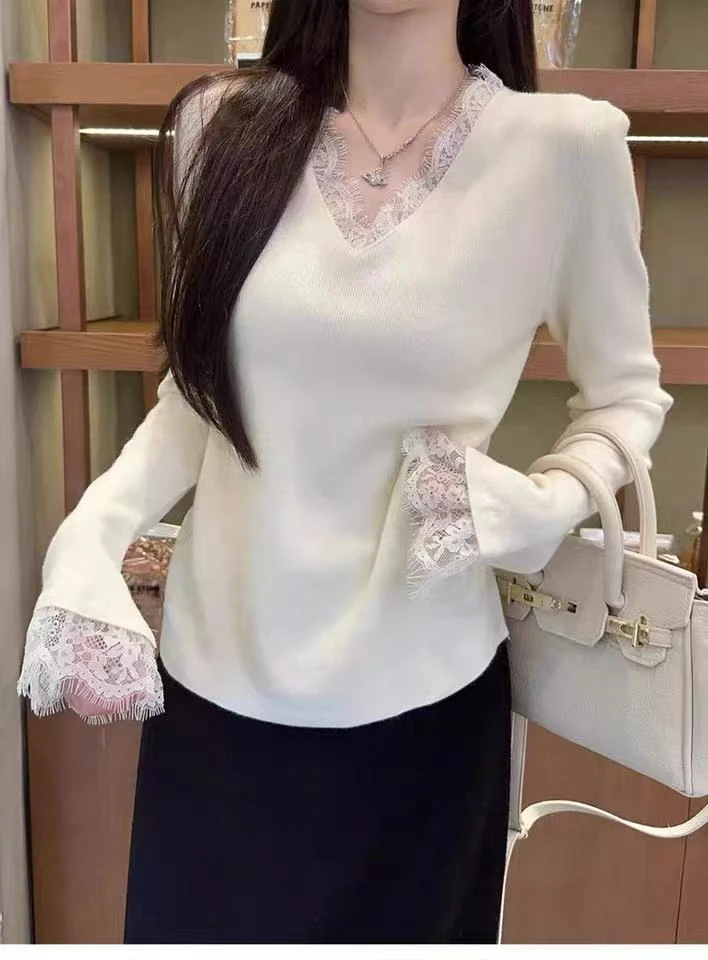 2025秋冬新款设计感V领长袖打底上衣气质显瘦纯色蕾丝拼接针织衫