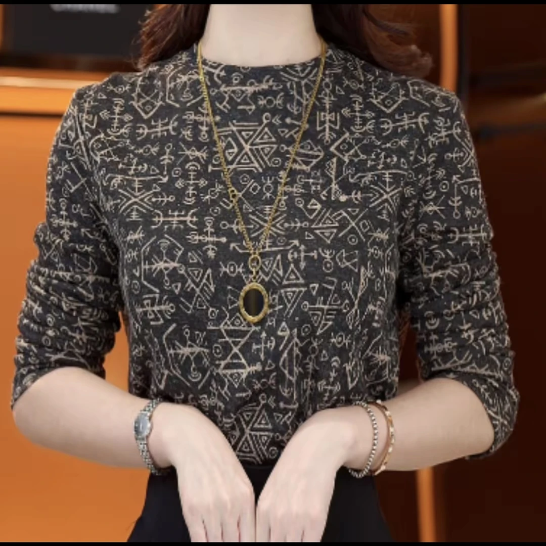 2025新款秋冬百搭时尚减龄圆领薄绒套头款长袖绒衫显瘦印花