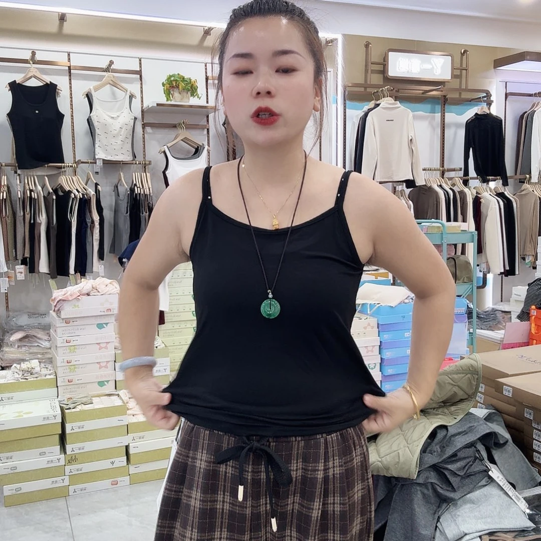 棉7302黑色背心一件