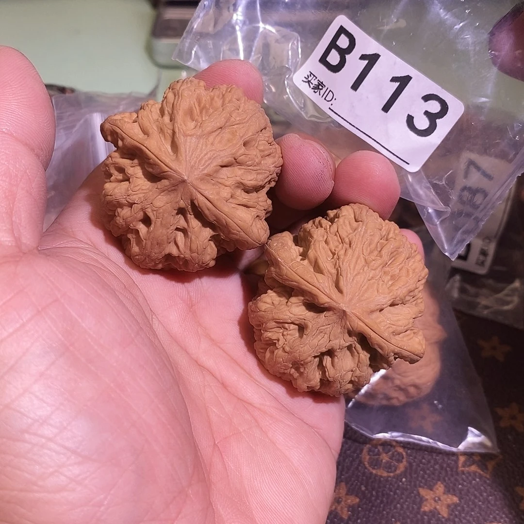 把件文玩核桃粗筋44尺。