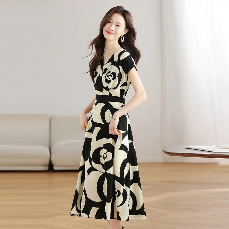 拉夏贝尔连衣裙女夏季2025新款轻奢高级感时尚气质减龄显瘦裙子