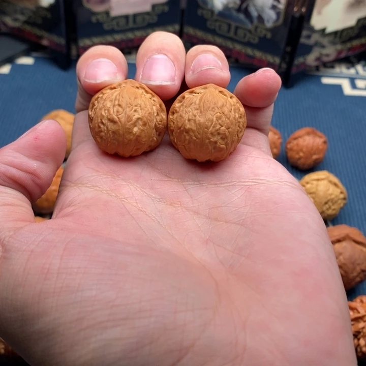 文玩核桃把件小元宝