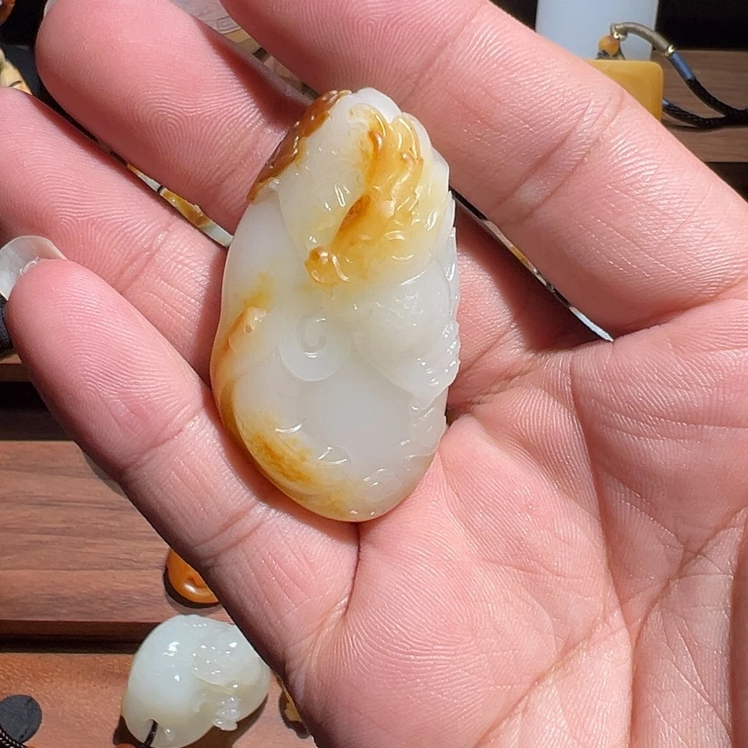 ！***和田玉未镶嵌颈饰