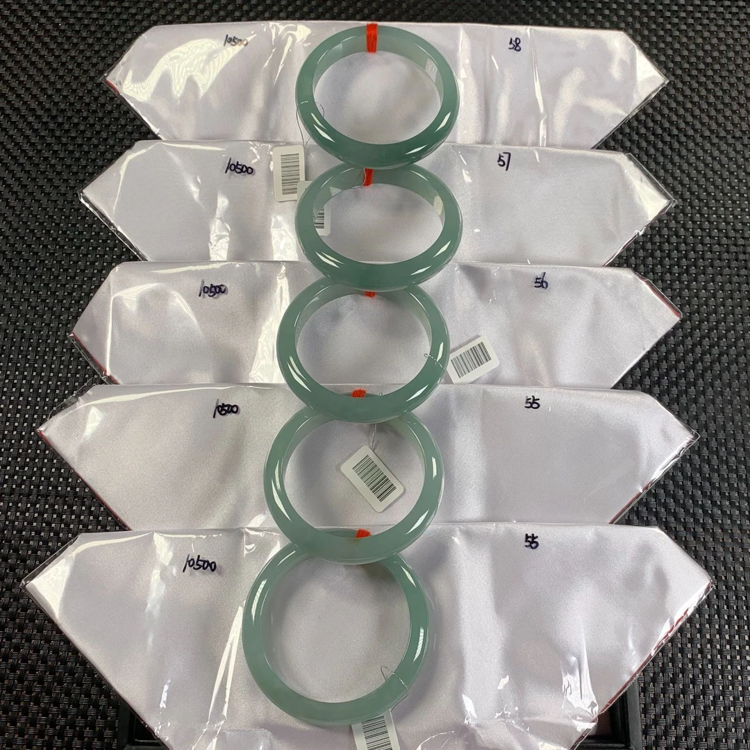 天然缅甸翡翠A货手镯多样性发货，发一件