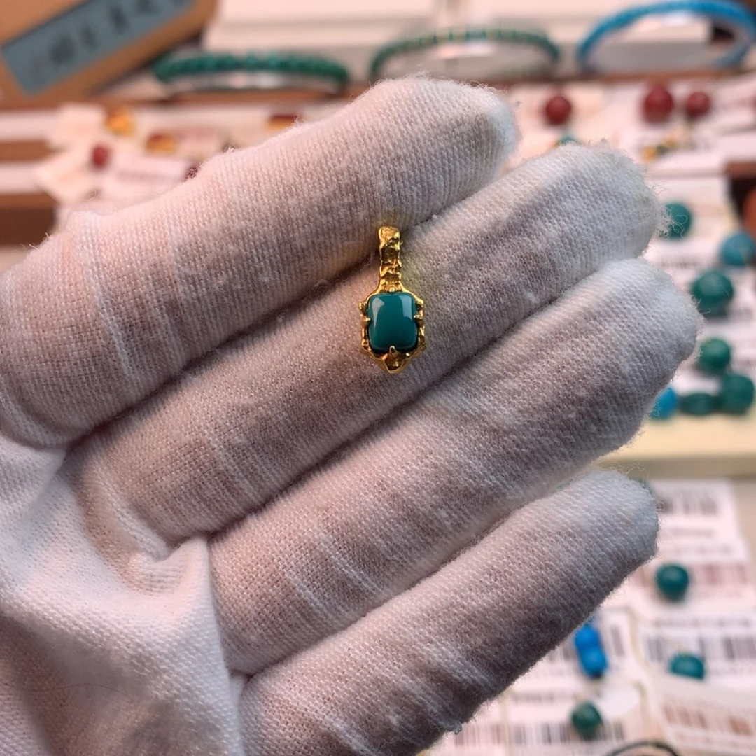 绿松石18K金镶嵌配饰凡
