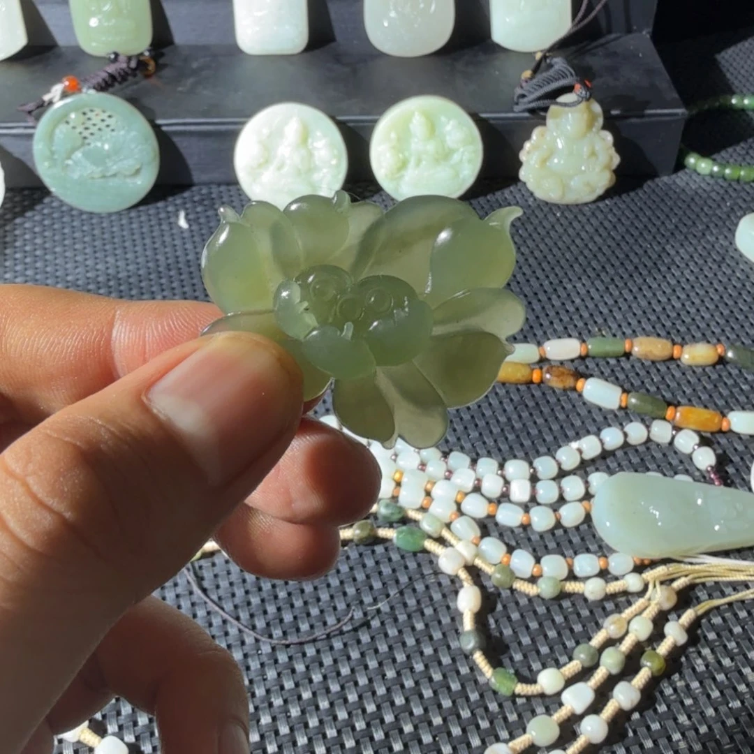 和田玉未镶嵌颈饰