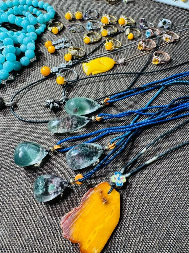 天然彩宝戒指，吊坠，手链