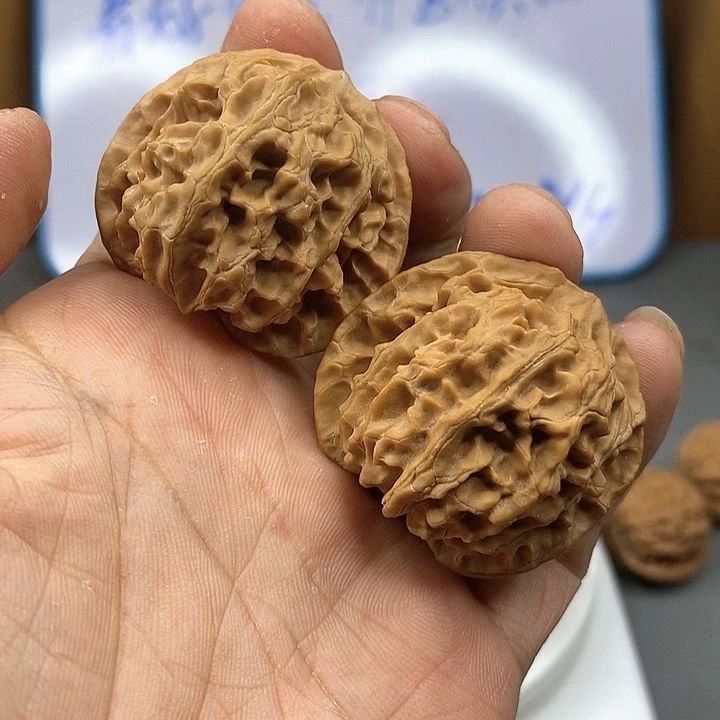 文玩核桃把件冒*鸭苹果园