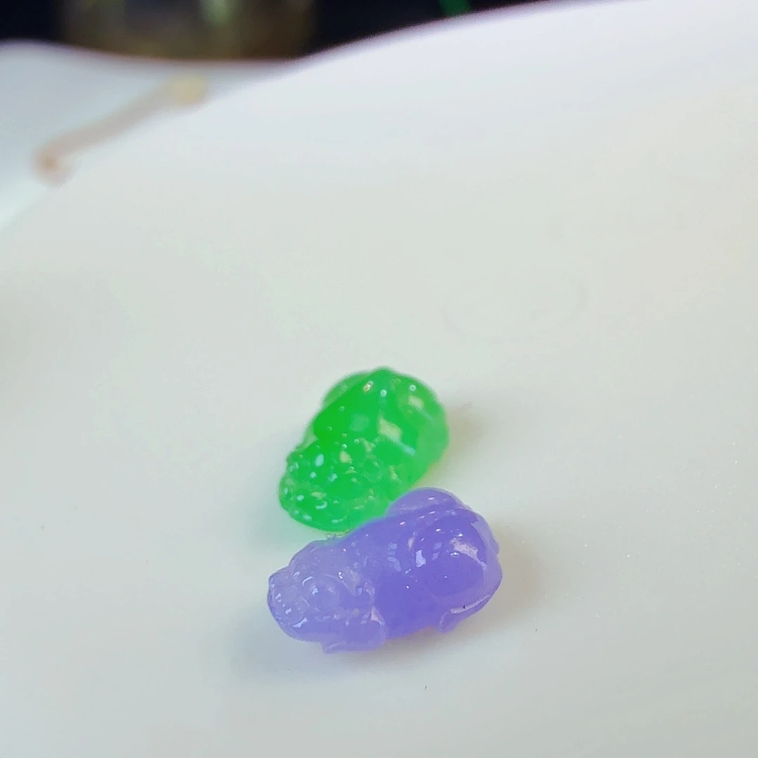 翡翠裸石精品小皮裘