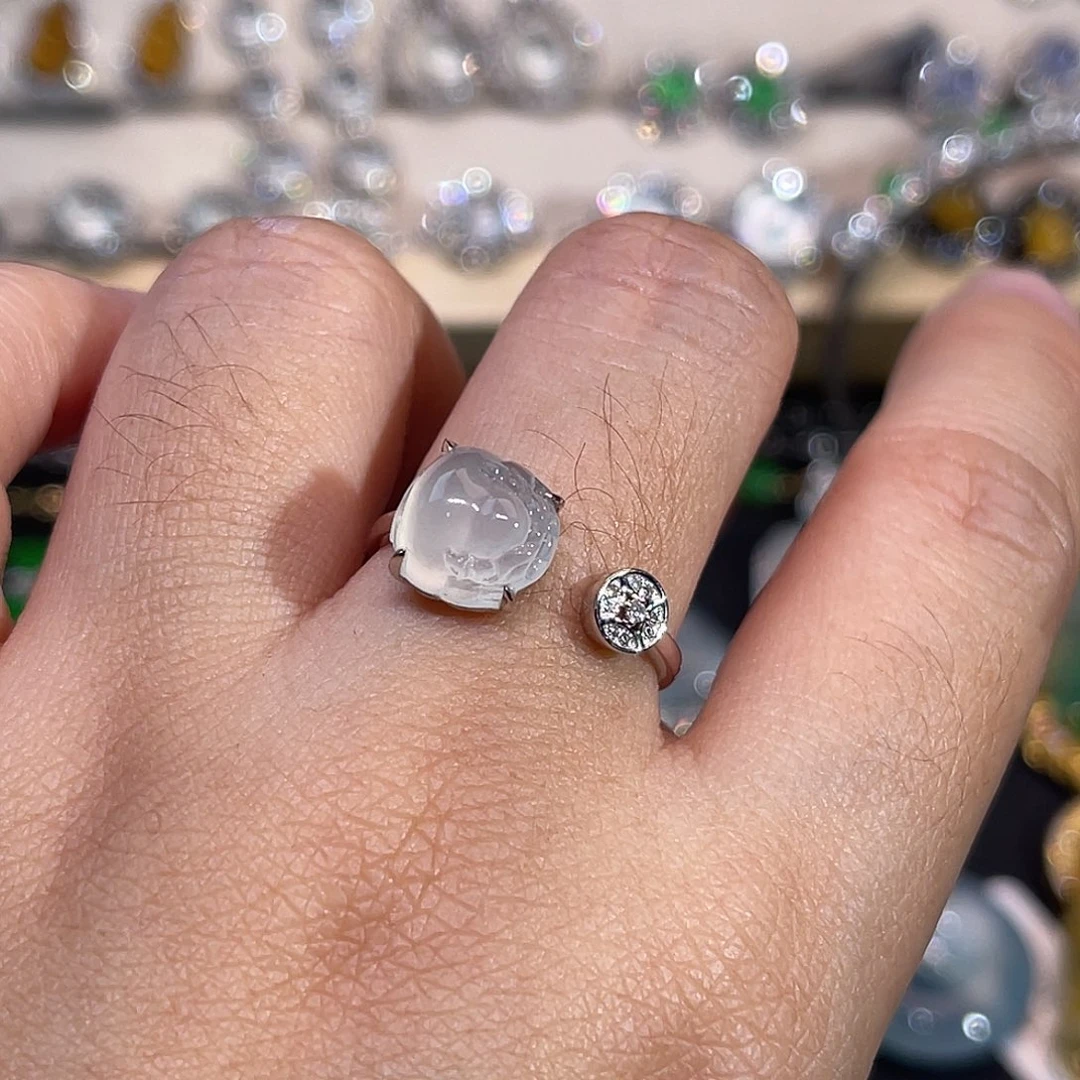 翡翠18K金镶嵌戒指金蟾