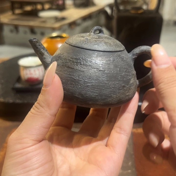 景德镇鱼和熊手工陶艺