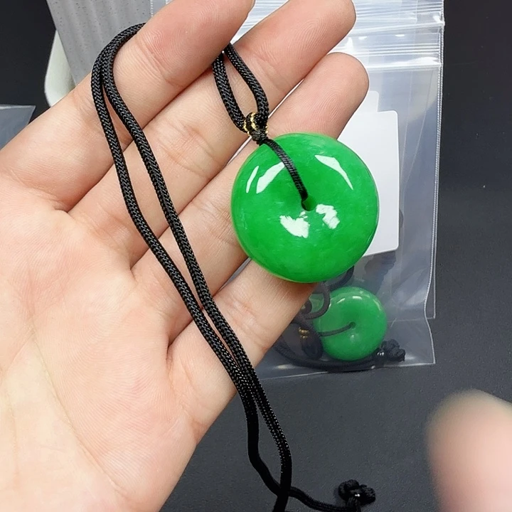 翡翠未镶嵌颈饰11