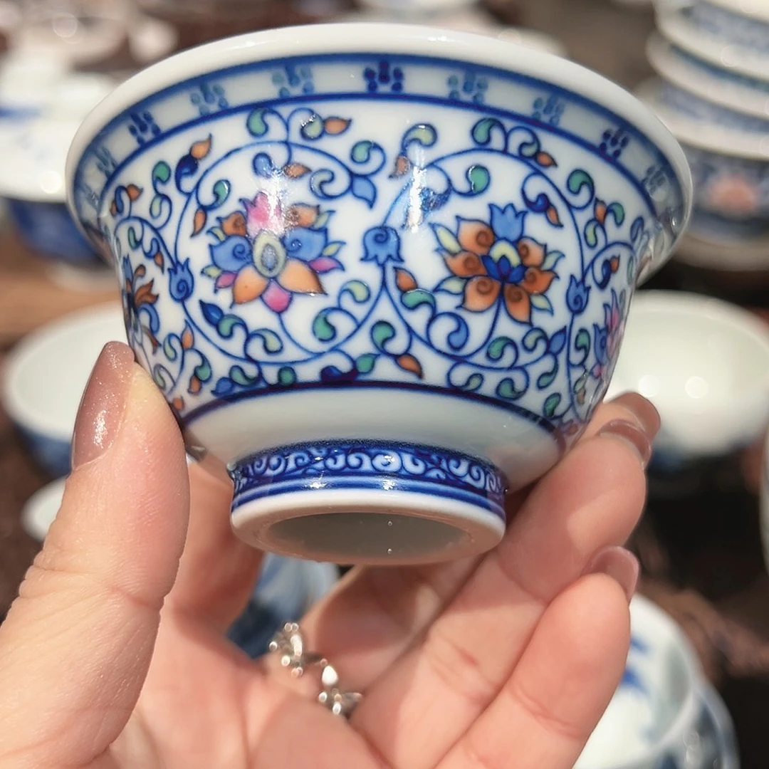 青花斗彩缠枝莲小压手