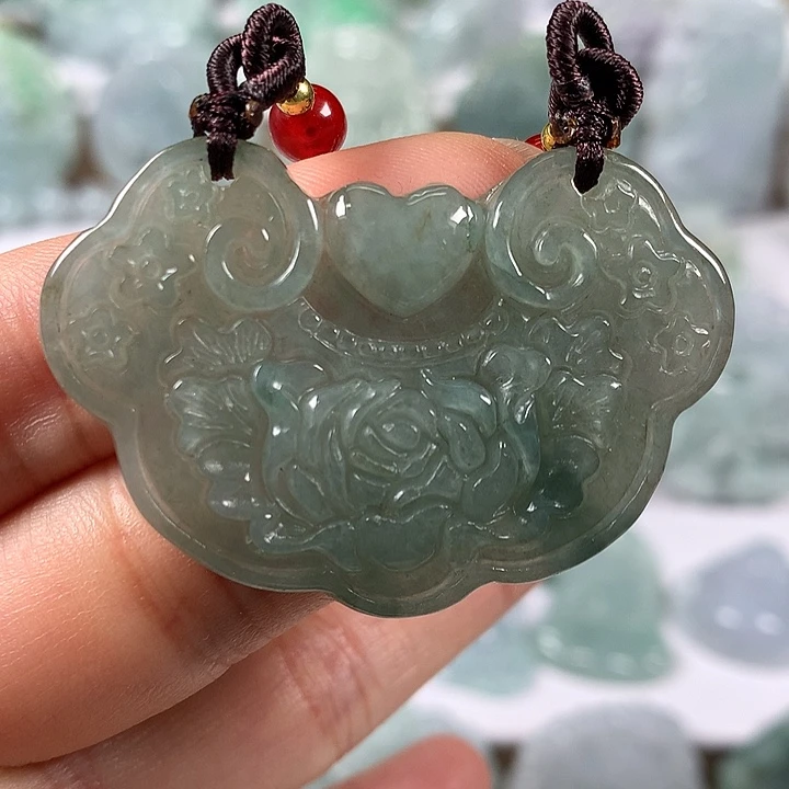 颈饰未镶嵌翡翠花开富贵如意锁有一条颜色线介意勿拍福利